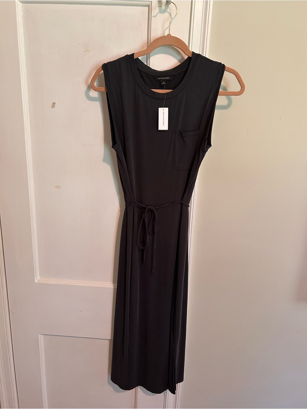 Banana Republic Sleeveless Black Midi Dress with Tie Waist -